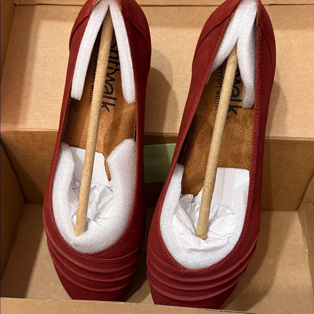 NIB Trotters Softwalk Dark Red 100% Leather Ballet Flats Comfort Shoes Size 7